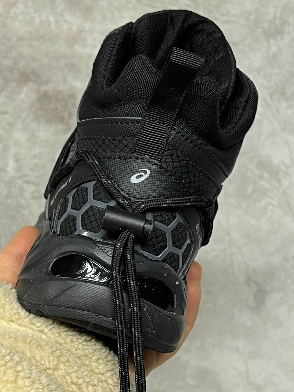 кроссовки gel nandi high black asics,кроссовки gel nandi high black carrier grey asics,мужские кроссовки asics,зимние мужские кроссовки asics gel - nyc,кроссовки asics gel kahana 8