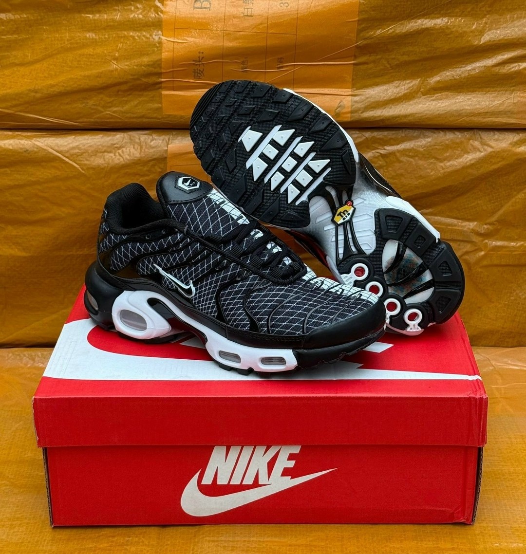 кроссовки nike air max plus tn,nike air max plus tn,nike air max plus,кроссовки nike air max plus tn nike,кроссовки nike air max plus