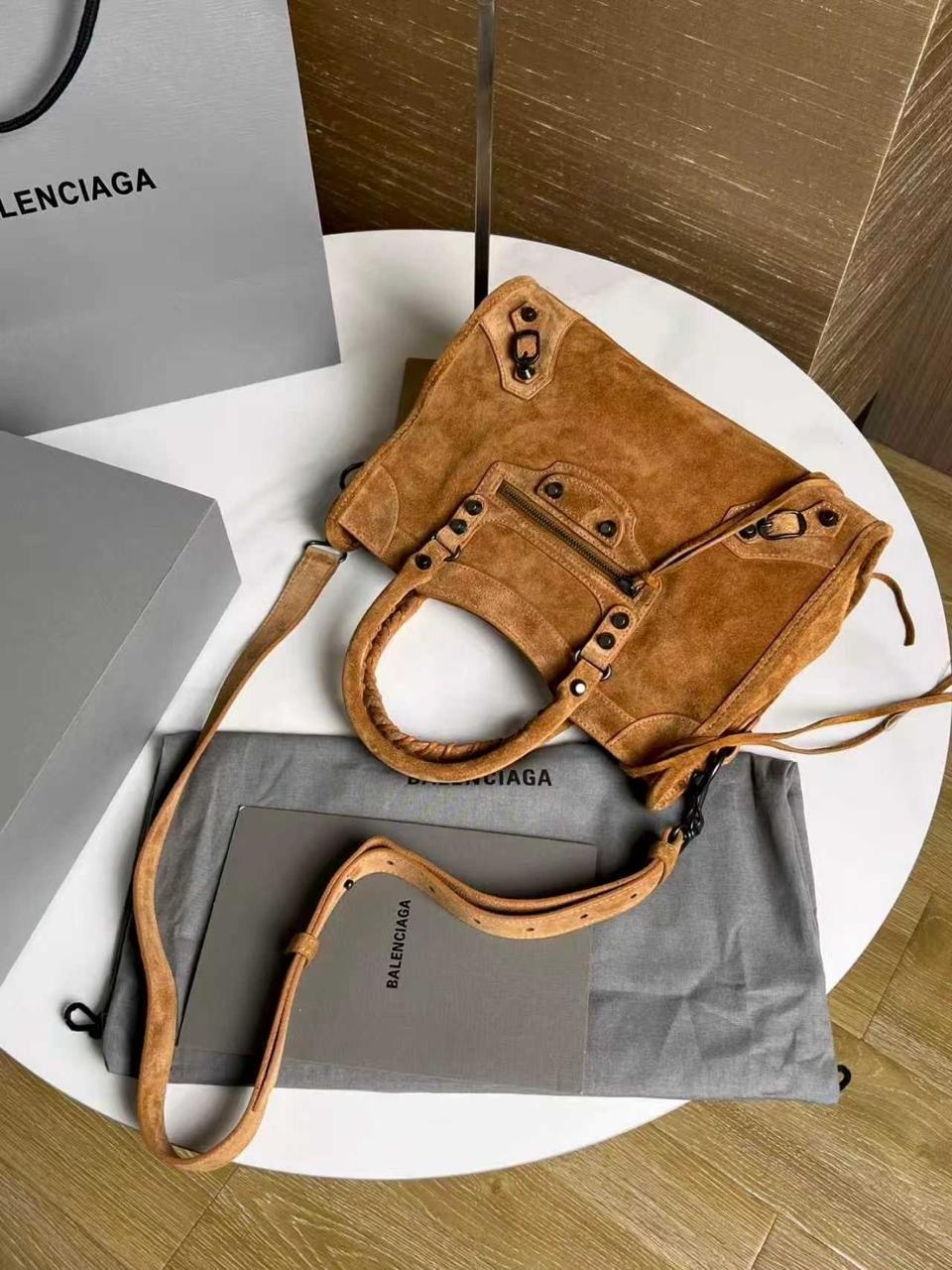 сумка balenciaga,balenciaga сумка женская,сумка баленсиага коричневая,сумка баленсиага классика,balenciaga city bag