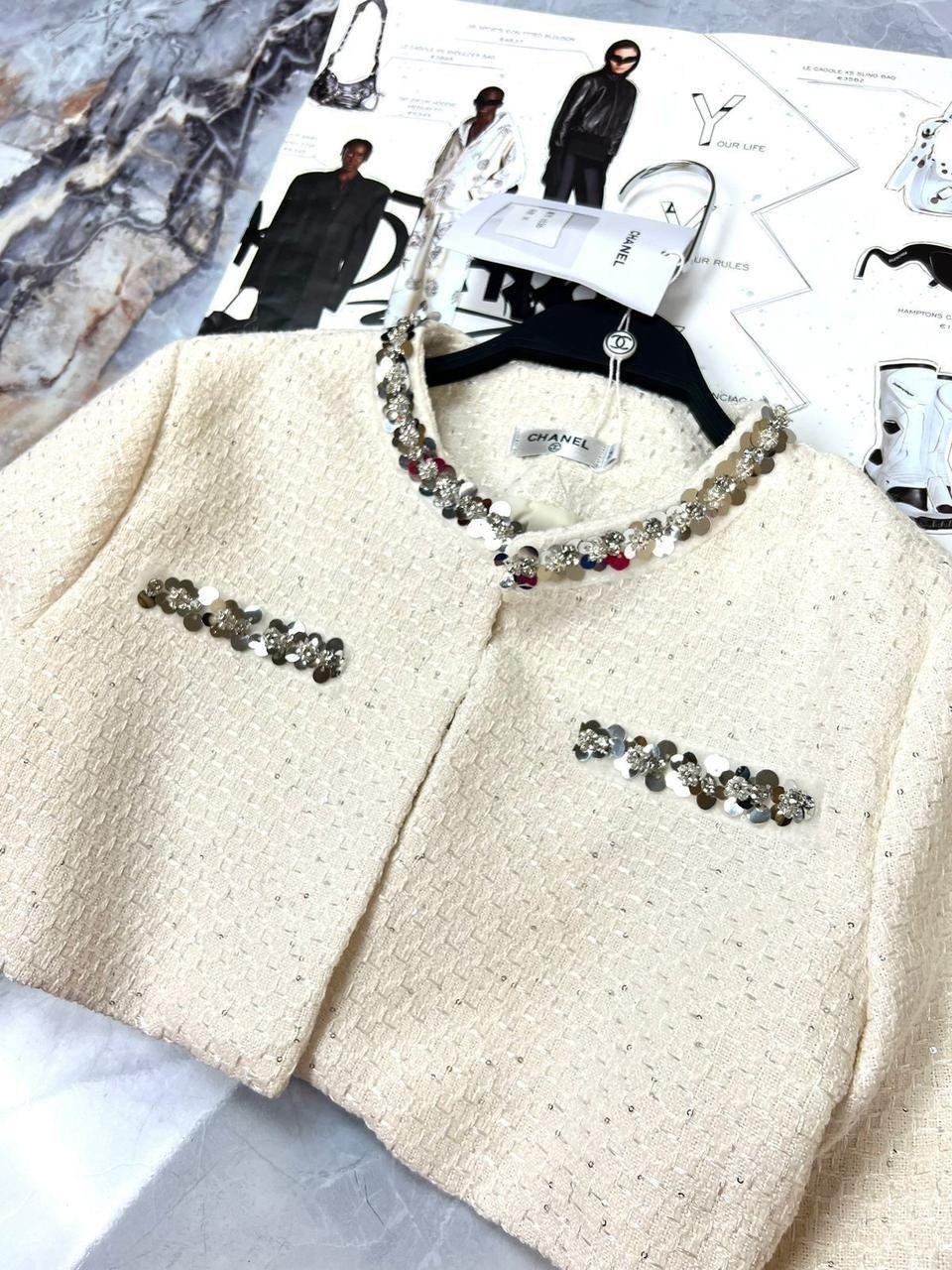 твидовый костюм юбка и укороченный жакет,твидовый костюм,твидовый костюм с юбкой,твидовый жакет,твидовый костюм юбка и жакет