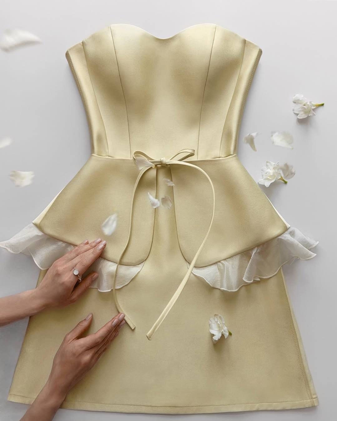 платье стильное,платье,атласное мини платье,платья мини,желтое платье