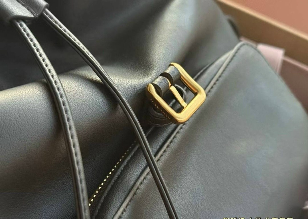 женские рюкзаки,рюкзак,брендовые рюкзаки,кожаные рюкзаки,модные рюкзаки