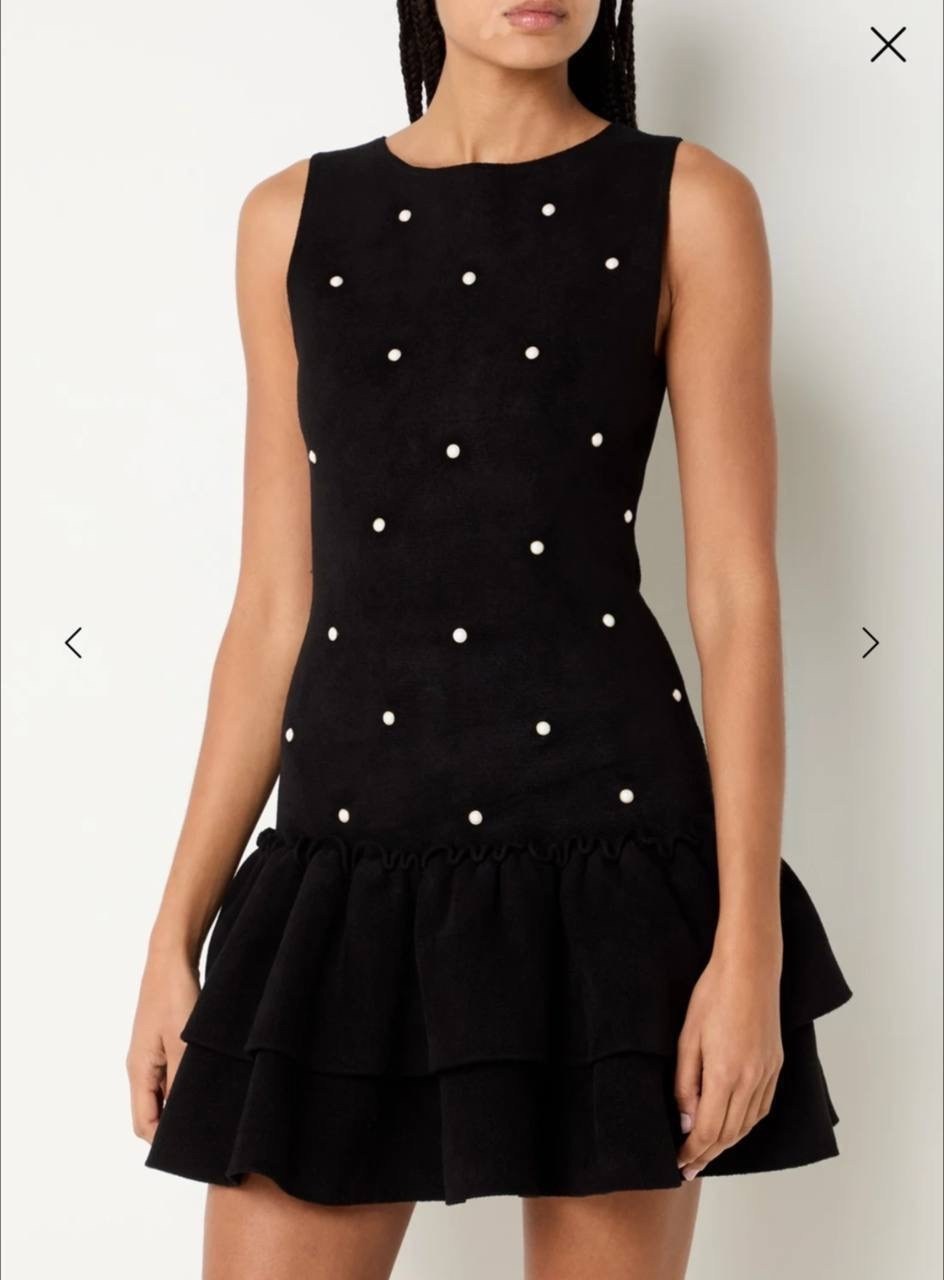 платье к черным колготкам,мода стиль,платье с черными капронками,платье черное