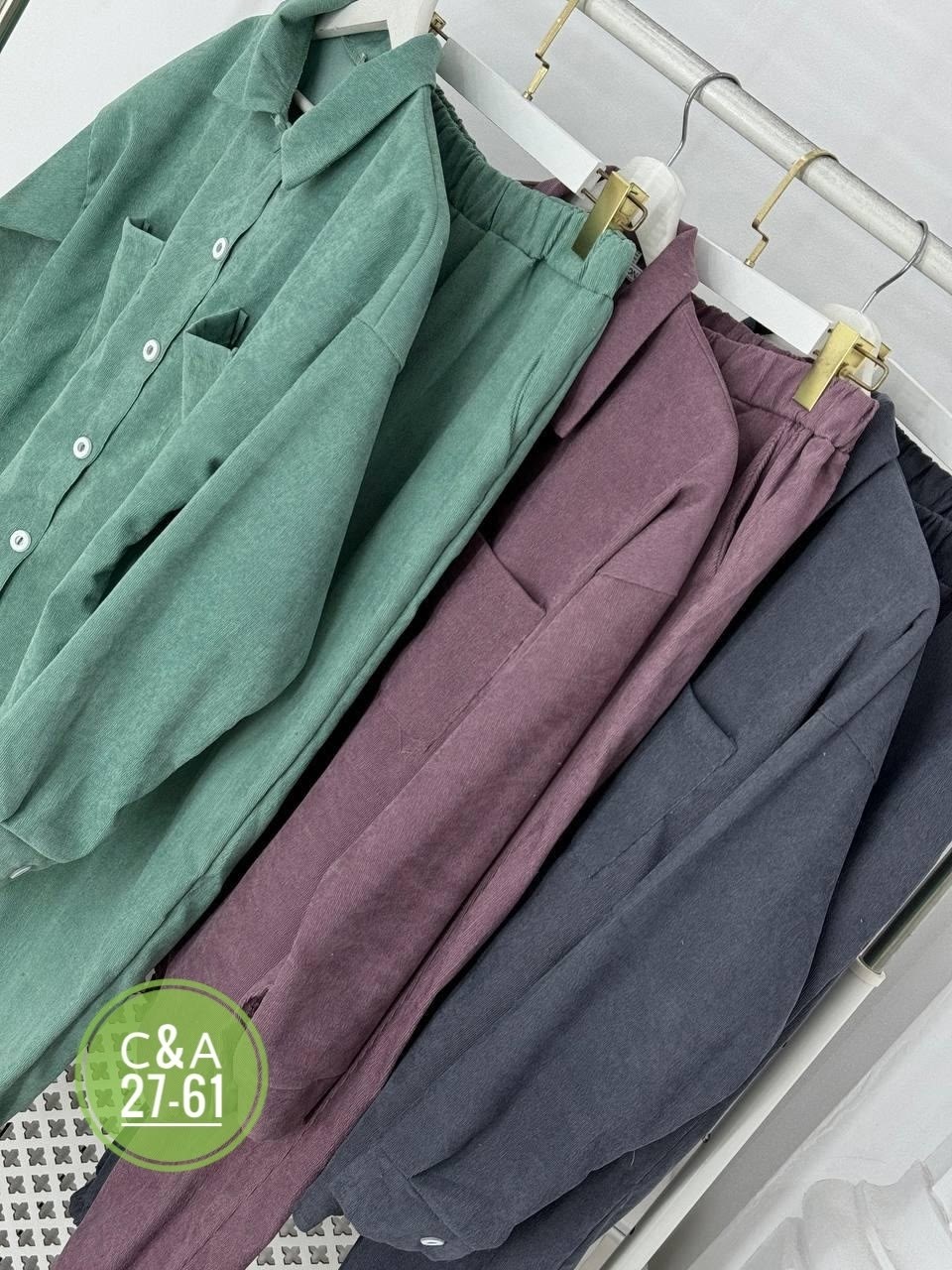 женский брючный костюм двойка,костюм двойка вельвет,вельветовый костюм женский,женский костюм двойка ткань вельвет,зеленый вельветовый костюм женский