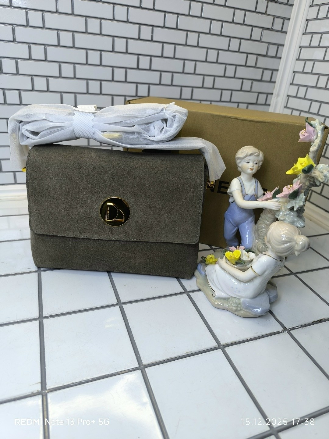 замшевая сумка coccinelle,сумка лия кочинелли,замшевая сумка,сумка coccinelle liya suede,сумка женская