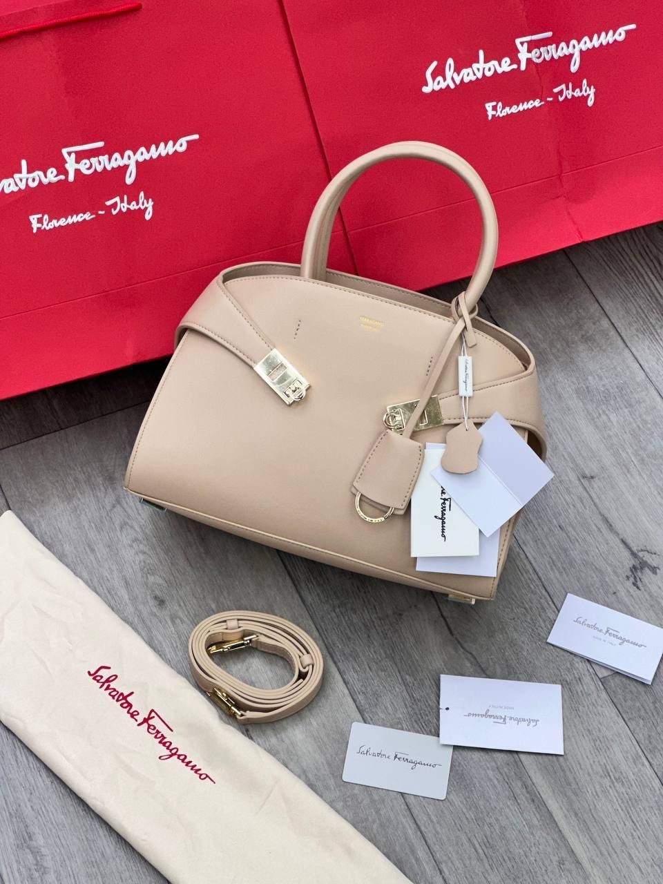 сумка ferragamo,сумка,женская брендовая сумка,сумки женские брендовые,сумка salvatore ferragamo