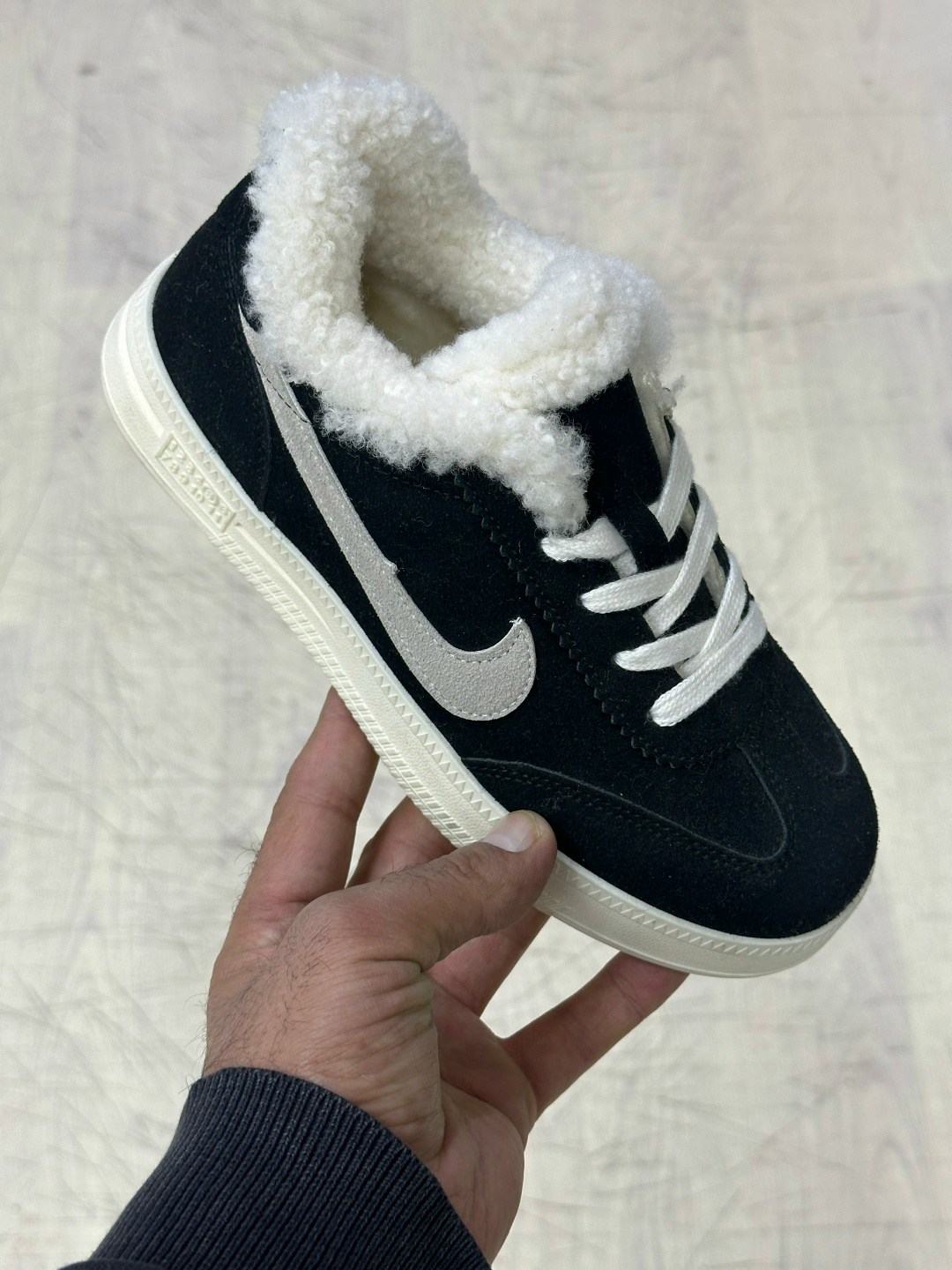 ,зимние кроссовки nike,женские зимние кроссовки на меху,кроссовки с мехом,женские зимние кроссовки