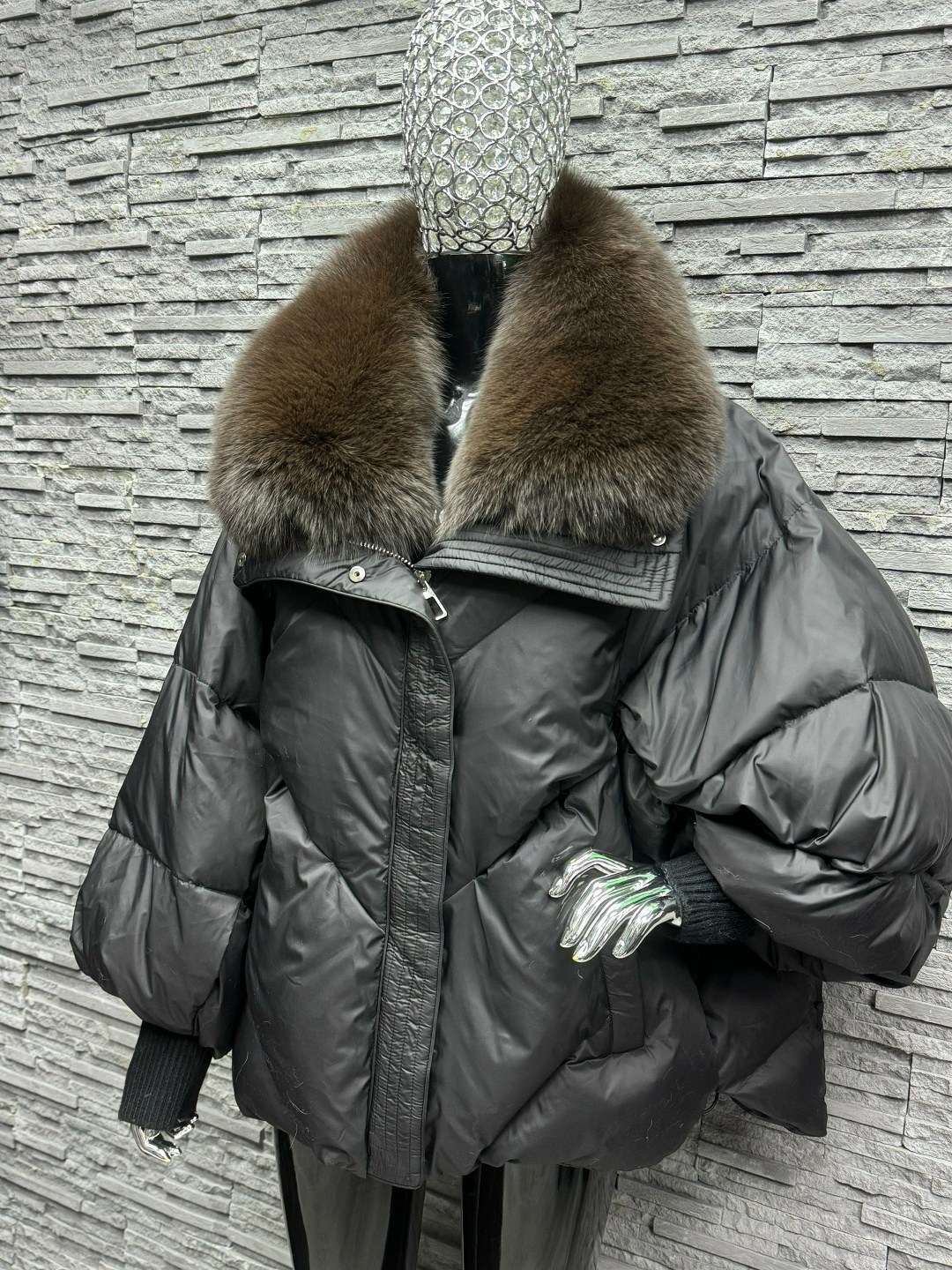 женский пуховик с меховым воротником,пуховик с натуральным мехом,куртка пуховик с мехом,пуховик с мехом,женские пуховики