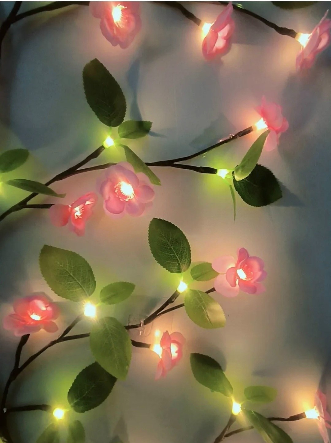 светодиодная гирлянда,гирлянда сакура цветочная интерьерная на стену zoucon,гирлянда сакура цветочная интерьерная на стену,гирлянд,декор стен