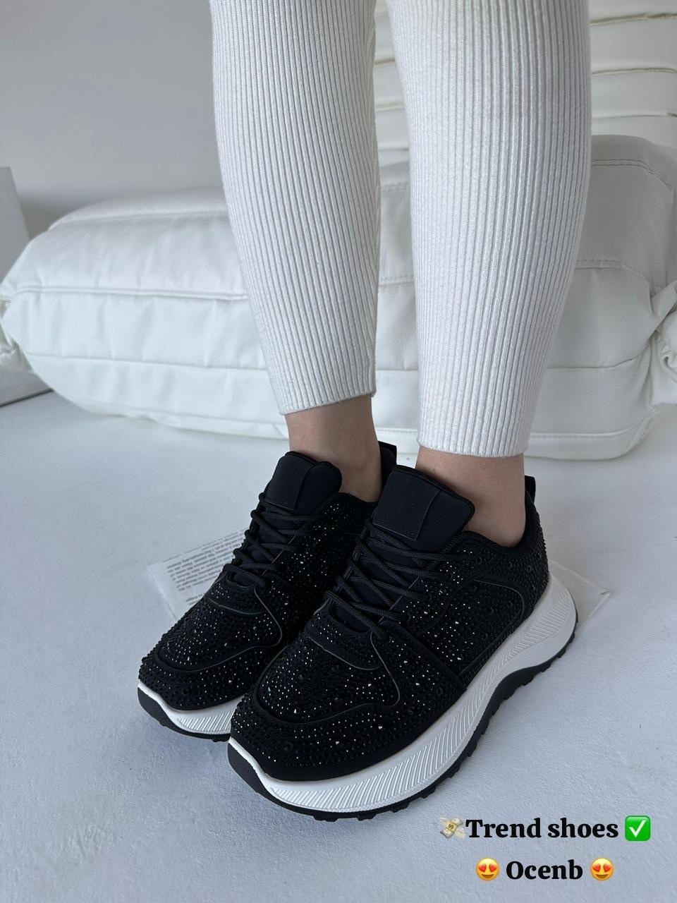 женские кроссовки,,черные женские кроссовки,кроссовки со стразами,кроссовки со стразами на высокой подошве