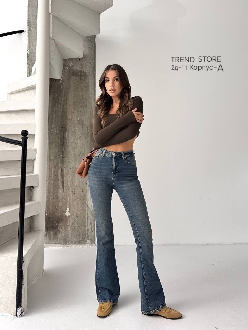 женские джинсы клеш,джинсы клеш,джинсы клеш с высокой посадкой,светлые джинсы клеш,женские джинсы