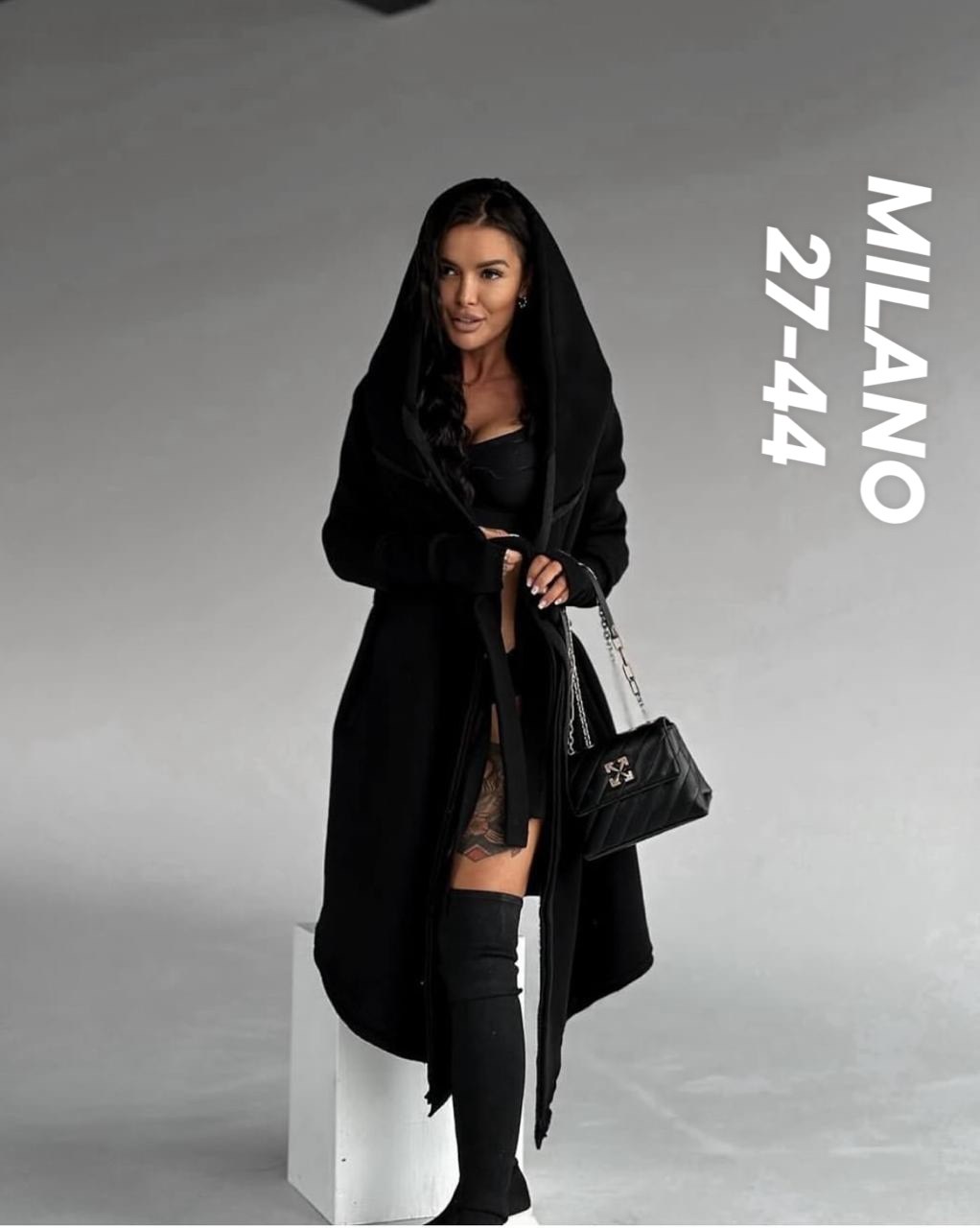 модное пальто,пальто с капюшоном,пальто накидка,красное пальто,мантия с капюшоном