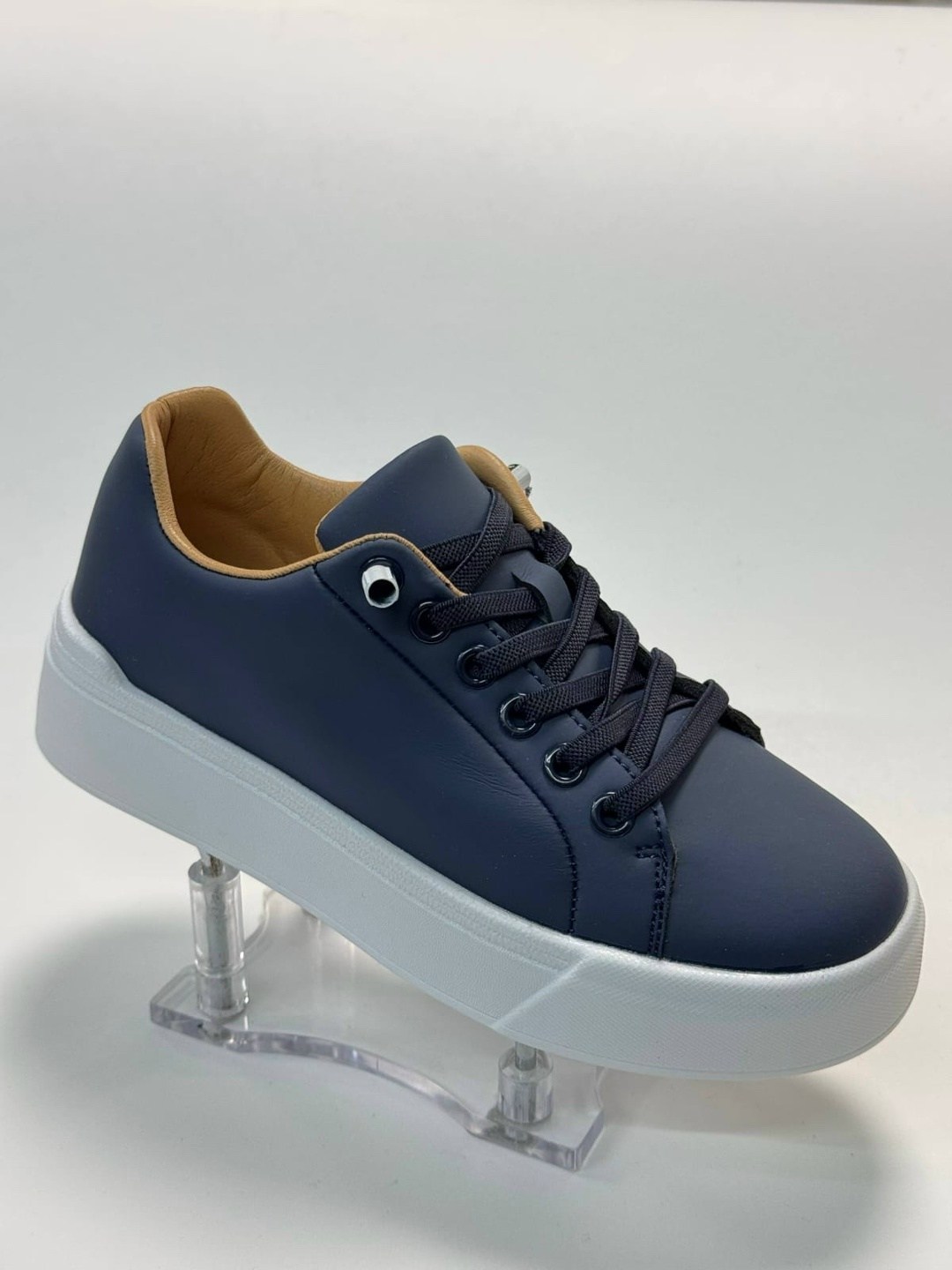 ,кеды черный,черные кеды женские,fabi кеды замша черные с белой подошвой,черные замшевые кроссовки женские