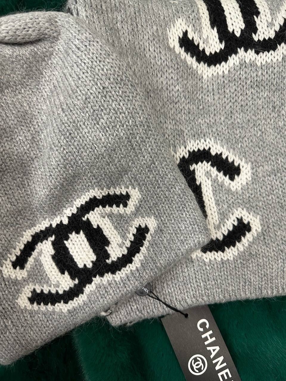 шарф chanel,шапка chanel,зимний комплект из шапки и шарфа chanel,комплекты chanel шапка шарф перчатки,шапка шанель оригинал