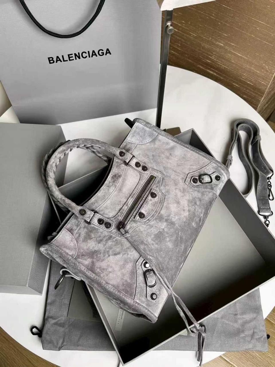 сумка balenciaga,balenciaga сумка женская,сумка баленсиага коричневая,сумка баленсиага классика,balenciaga city bag