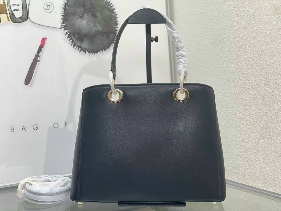 louis vuitton capucines,сумка,сумки для женщин,сумки женская,классическая сумка