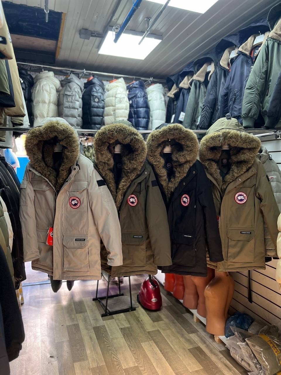 мужская зимняя куртка canada goose,зимние куртки canada goose,зимние курточки от canada goose,куртка зимняя,зимняя мужская куртка аляска