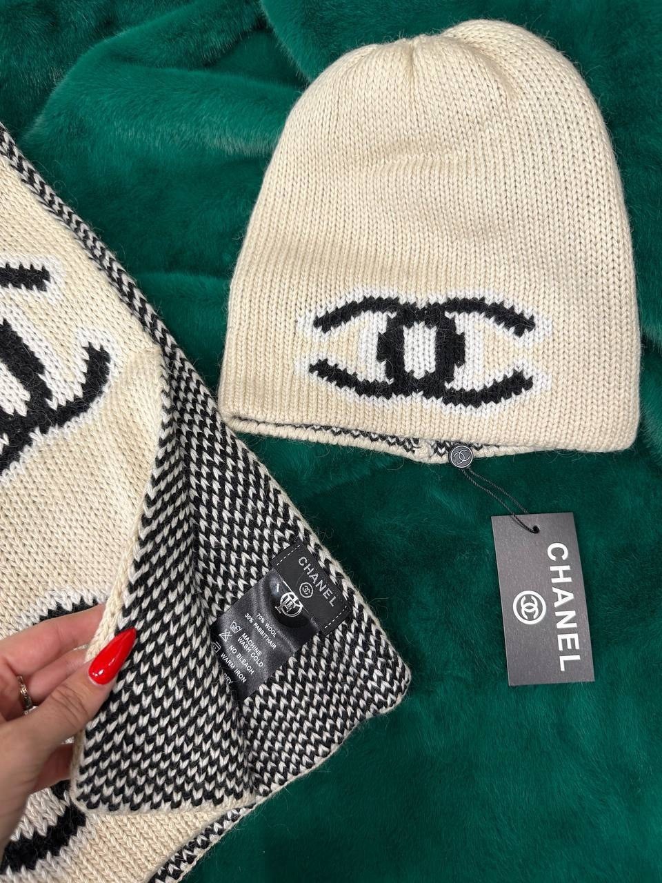 зимний комплект из шапки и шарфа chanel,шапка chanel,chanel шапка шарф и перчатки женские зимние вязаные набор из 3 предметов,шарф chanel,шапка шарф и перчатки женские зимние вязаные набор из 3 предме
