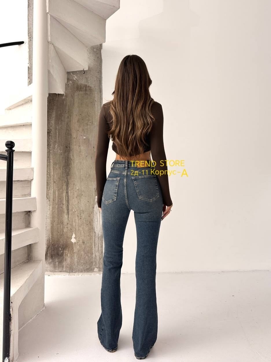 женские джинсы клеш,джинсы клеш,джинсы клеш с высокой посадкой,светлые джинсы клеш,женские джинсы