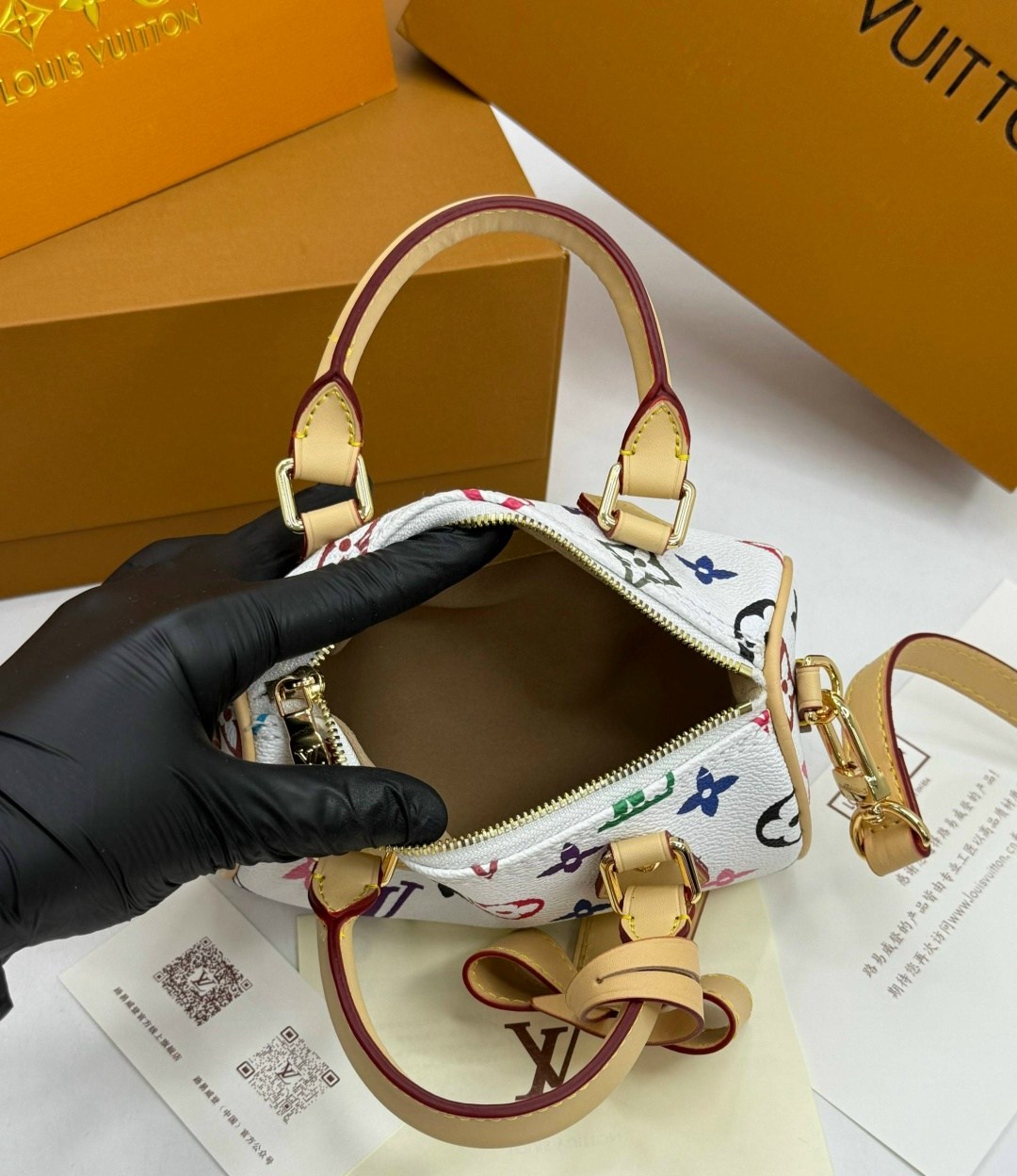 женская большая сумка с принтом louis vuitton,louis vuitton сумка,сумка луи виттон,louis vuitton сумка на плечо,сумка женская косметичка луис виттон