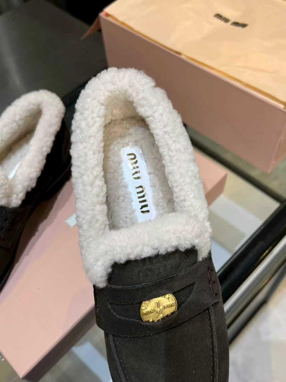 ,женские лоферы,лоферы на меху,лоферы miu miu,женская