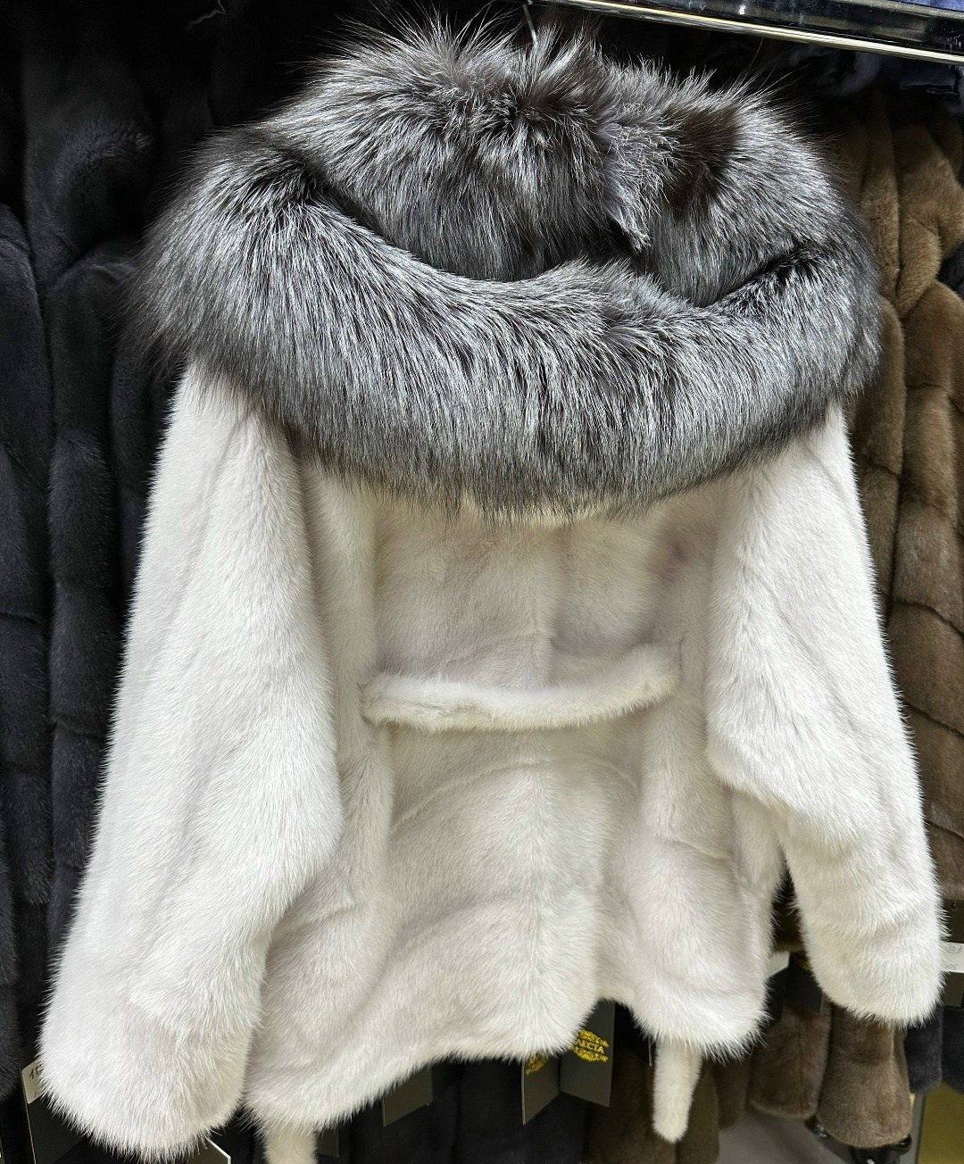 шубка из меха европейской норки с капюшоном из меха чернобурки,шуба норковая nafa кимоно белая с чернобуркой,шубка из меха европейской норки с капюшоном,шуба норковая с капюшоном из чернобурки "летучк