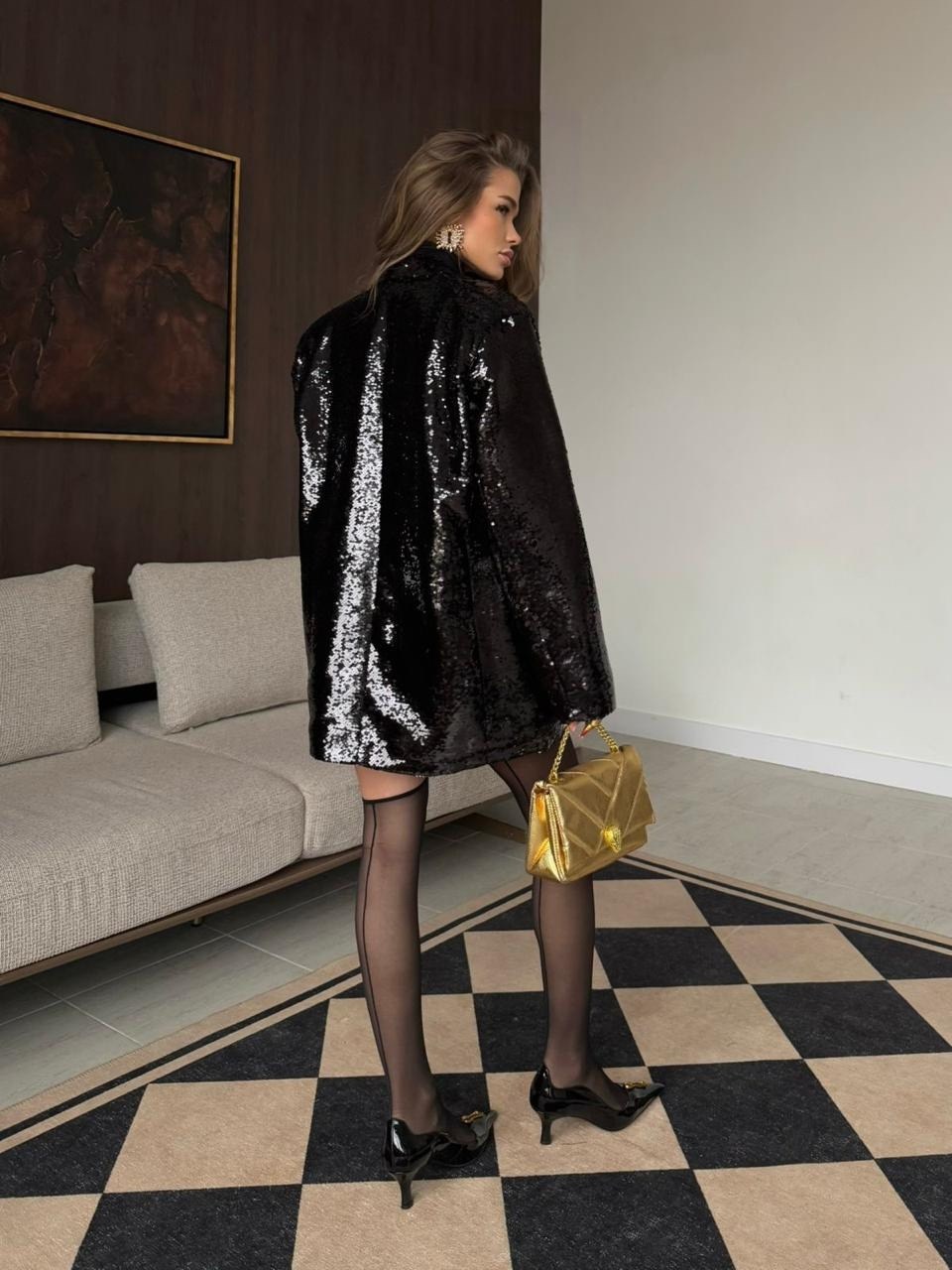 мода стиль,образ с блестящей юбкой,мини платье,блестящая юбка