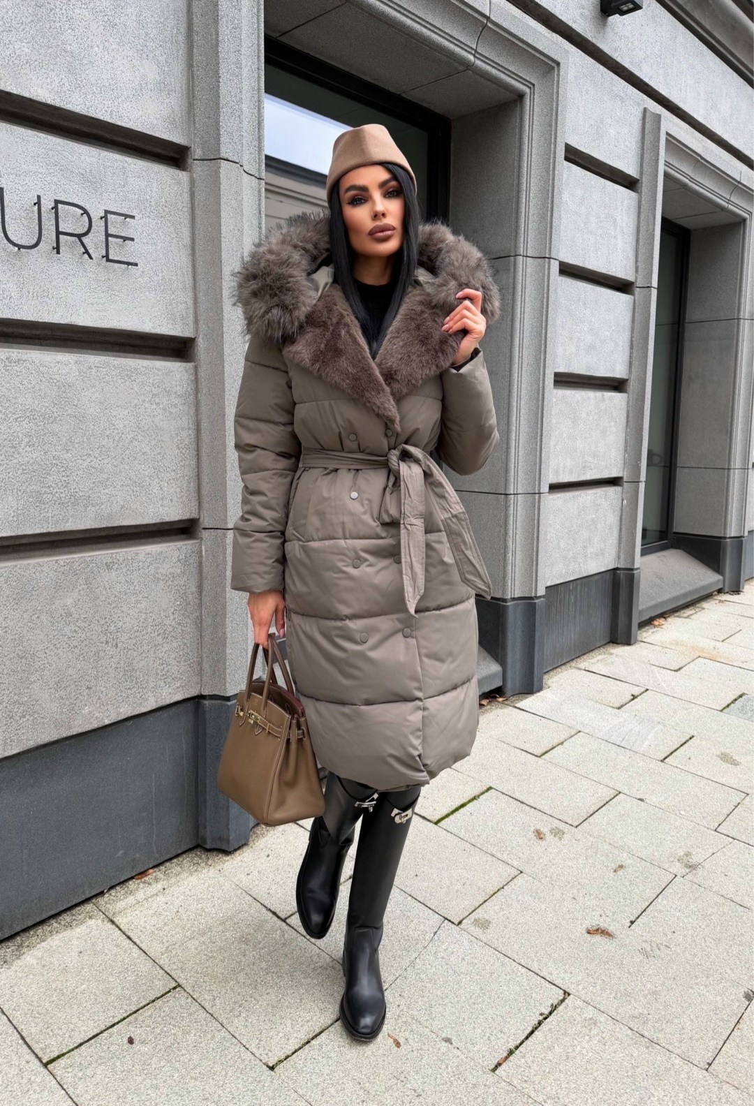 женский пуховик,пуховик,пуховики с мехом,зимний женский пуховик,пуховик с натуральным мехом чернобурки и капюшоном romana furs
