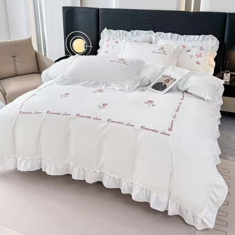 комплект постельное бельё,роскошный комплект постельного белья,постельное белье с вышивкой,постельное белье с рюшами,комплект пододеяльника