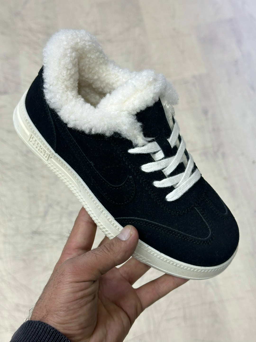 ,зимние кроссовки nike,женские зимние кроссовки на меху,кроссовки с мехом,женские зимние кроссовки