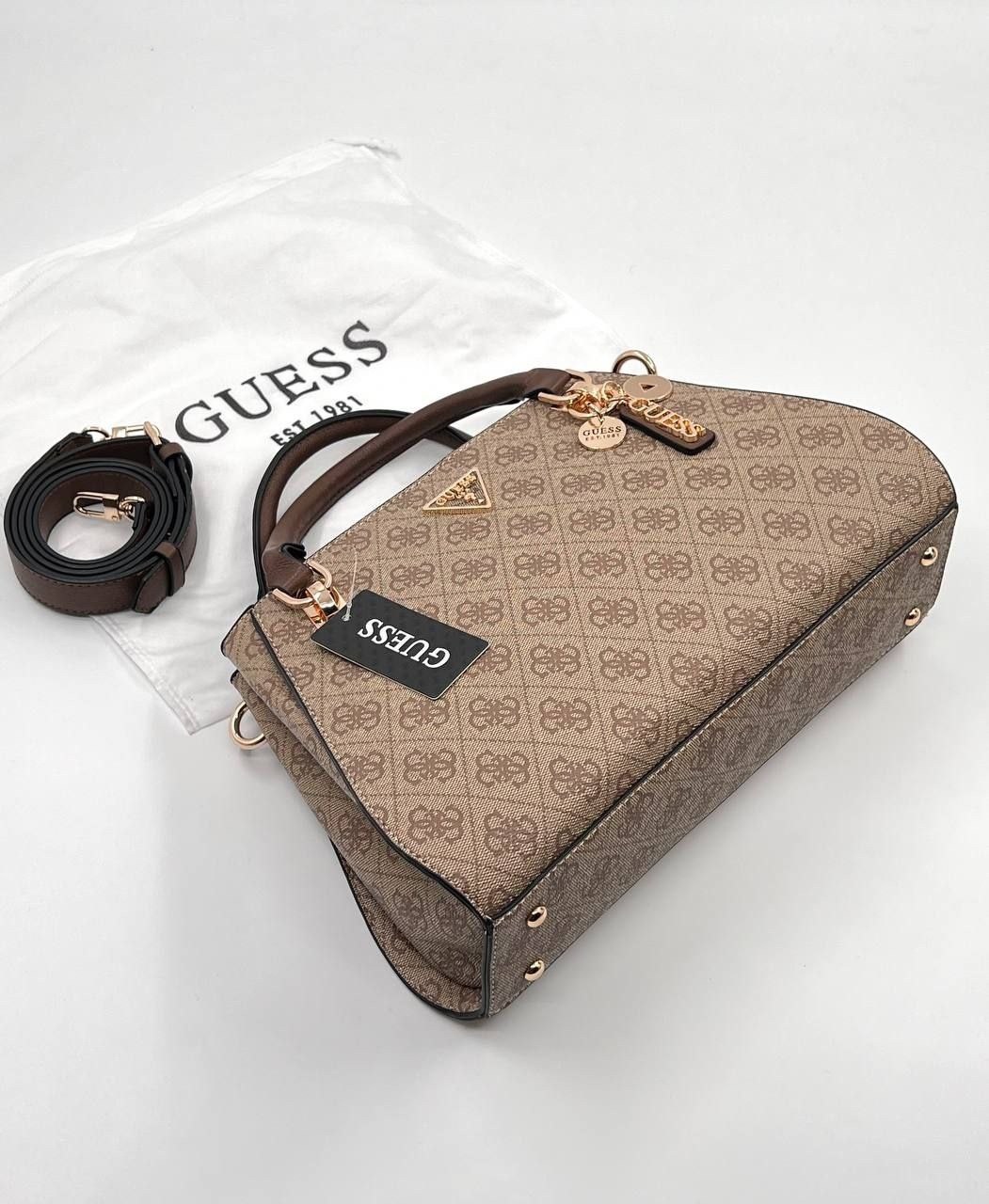 женская сумка guess,сумка guess,сумка-тоут guess noelle коричневый,сумка женская guess hwso9315060 серо-бежевая,сумка женская guess hwbg7879060 темно-бежевая