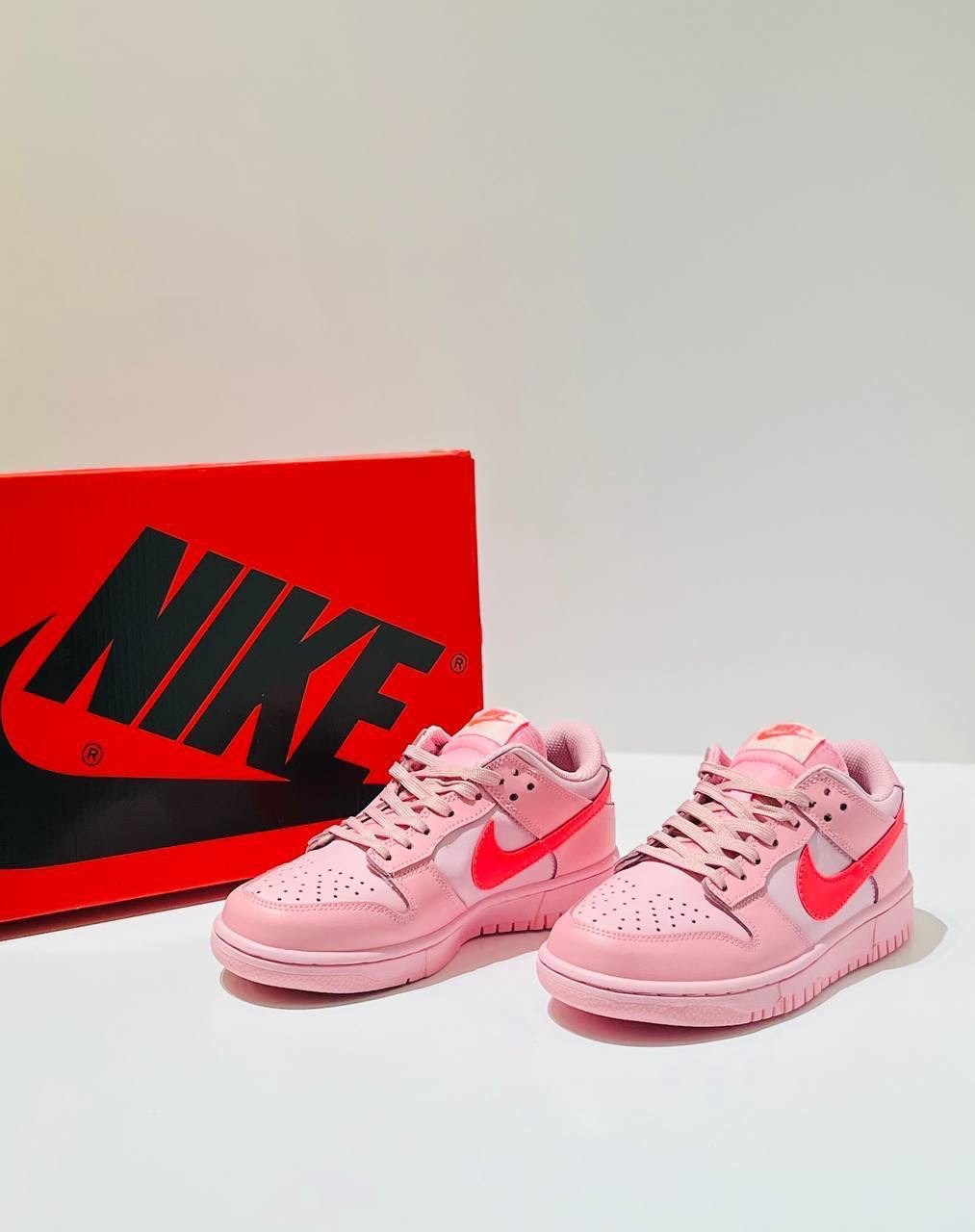 nike dunk low triple pink gs,nike dunk pink,nike dunk low,розовый nike,nike sb dunk low pink