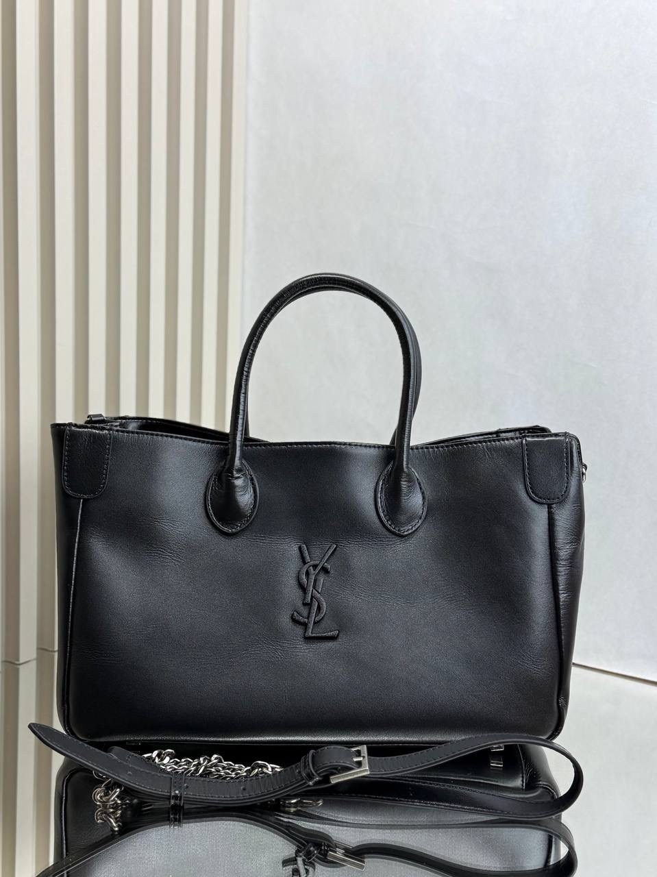 сумка yves saint laurent,кожаная сумка lux saint laurent,сумка тоут saint laurent ysl натуральная кожа,yves saint laurent женская чёрная сумка 39x23 см,сумка saint laurent из натуральной гладкой кожи