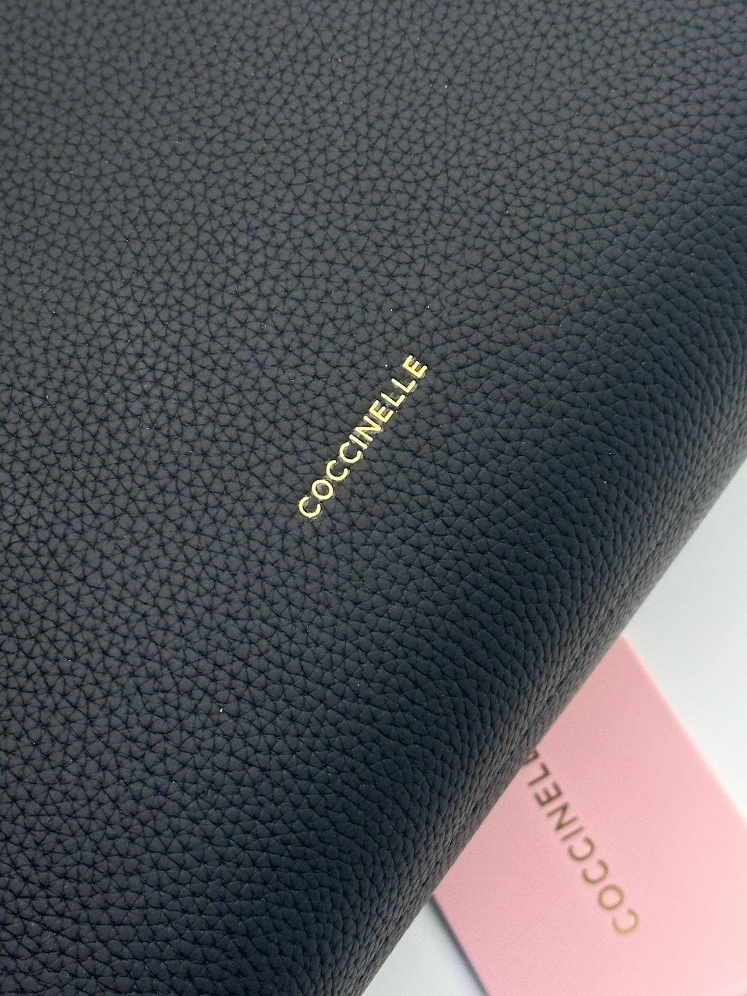 сумка coccinelle,женская сумка coccinelle,coccinelle сумка boheme,сумка женская coccinelle e1 m50 13 01 01 черный,сумка boheme grana double coccinelle