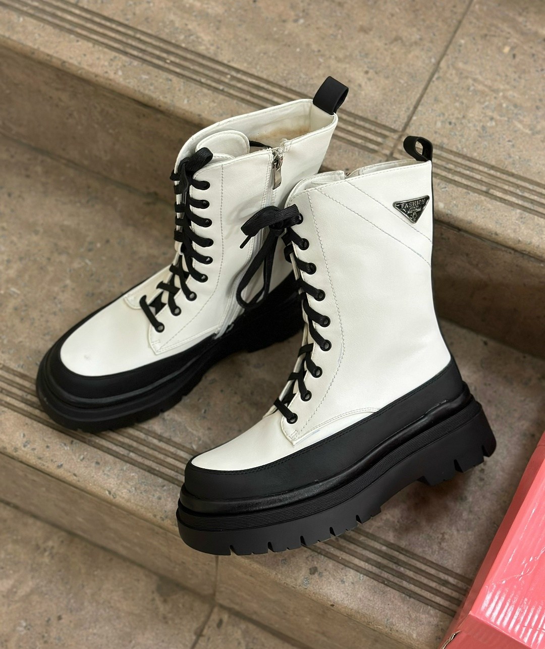 ,ботинки женские,белые ботинки,женская ,ботинки дио