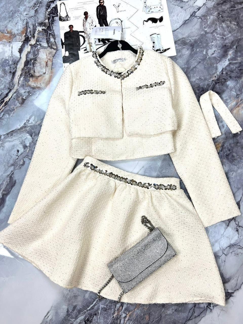 твидовый костюм юбка и укороченный жакет,твидовый костюм,твидовый костюм с юбкой,твидовый жакет,твидовый костюм юбка и жакет