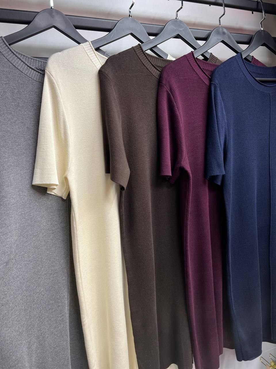 трикотажное платье,платье прямое,модное платье,свободное платье,простое платье