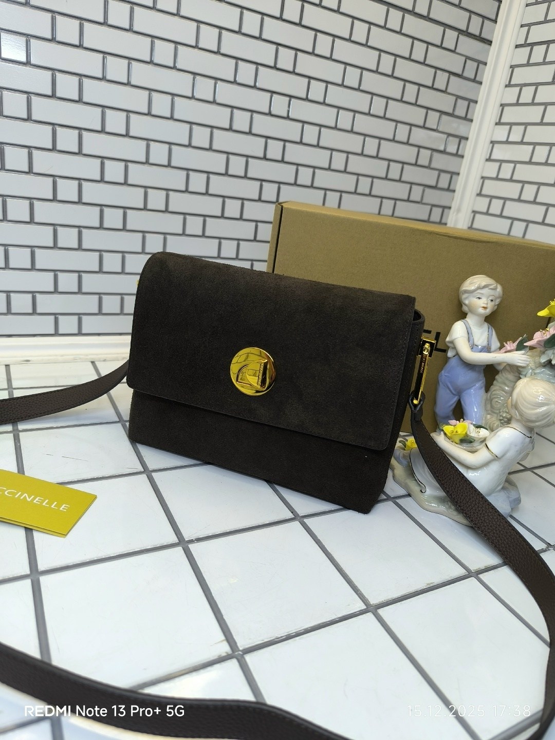 замшевая сумка coccinelle,сумка лия кочинелли,замшевая сумка,сумка coccinelle liya suede,сумка женская