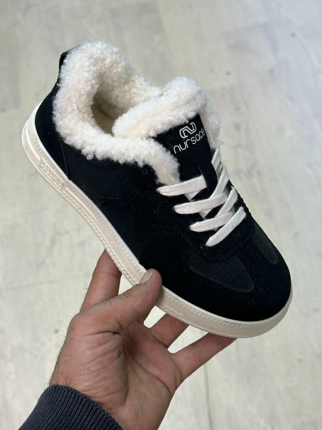 ,зимние кроссовки nike,женские зимние кроссовки на меху,кроссовки с мехом,женские зимние кроссовки