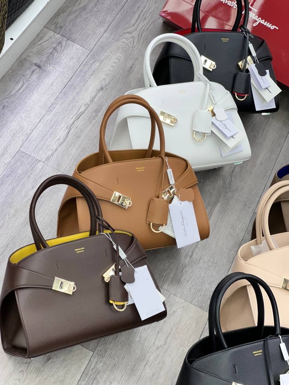 salvatore ferragamo сумка,сумка ferragamo,сумка,женская брендовая сумка,сумки женские брендовые