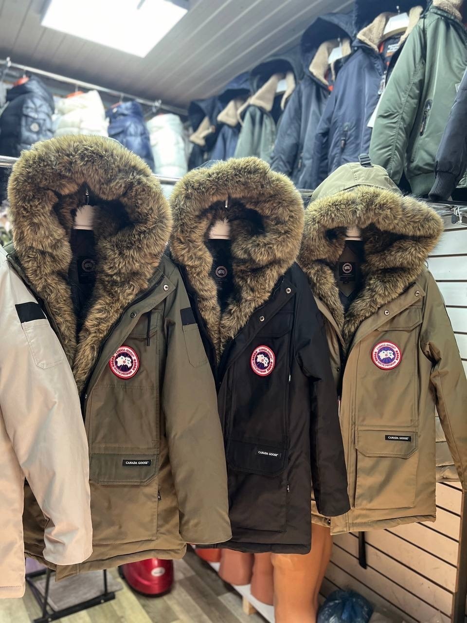 мужская зимняя куртка canada goose,зимние куртки canada goose,зимние курточки от canada goose,куртка зимняя,зимняя мужская куртка аляска