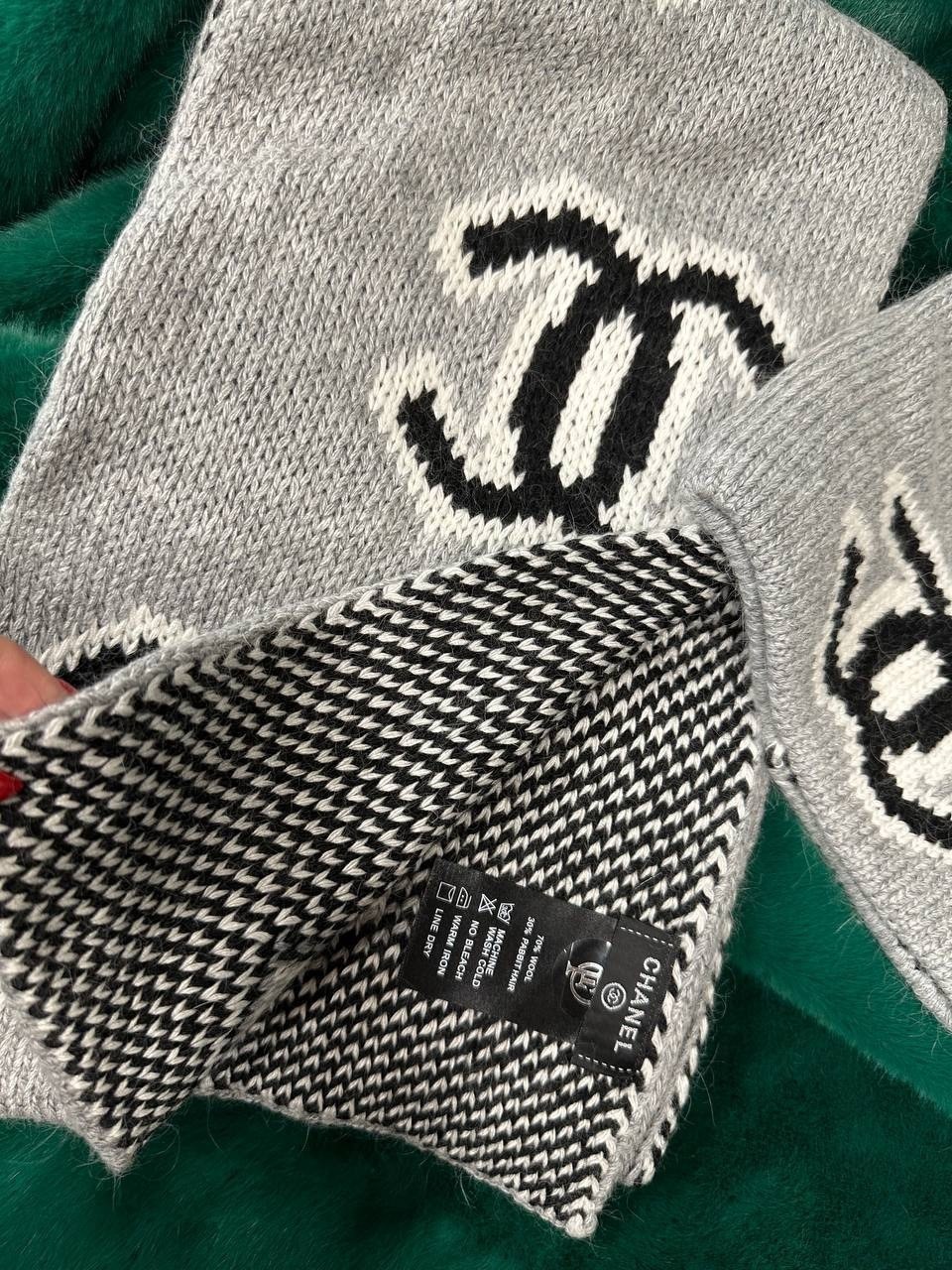 шарф chanel,шапка chanel,зимний комплект из шапки и шарфа chanel,комплекты chanel шапка шарф перчатки,шапка шанель оригинал