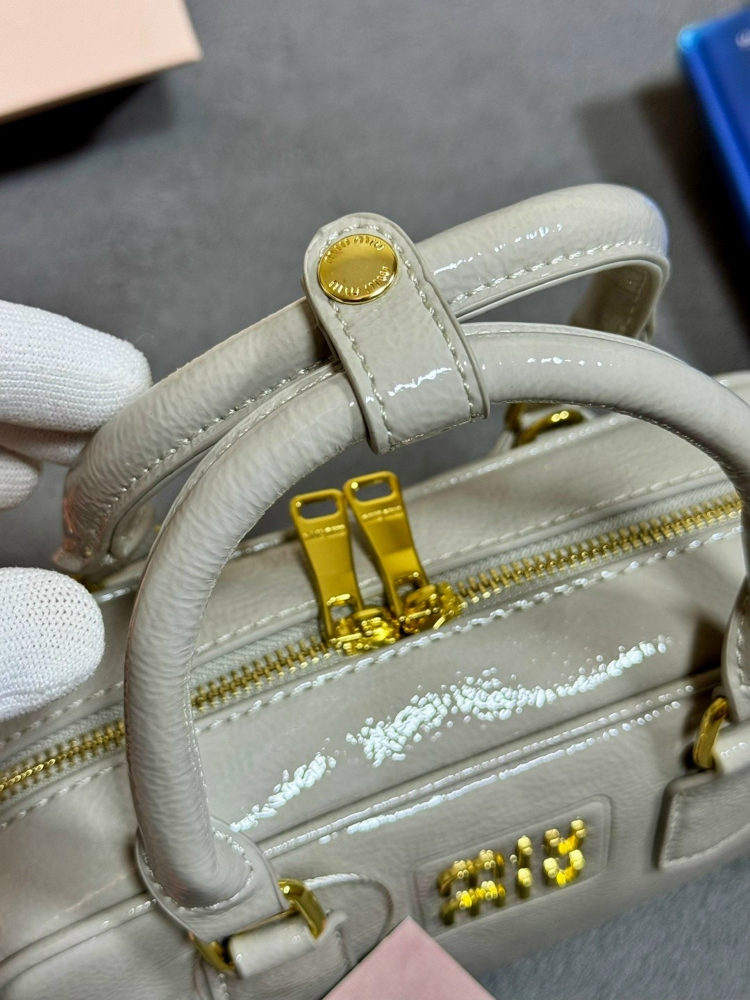 сумка miu miu,сумка miu miu размер 20/15 см,женская сумка miu miu,miu miu сумка на плечо,сумка miu miu женская на плечо кросс-боди