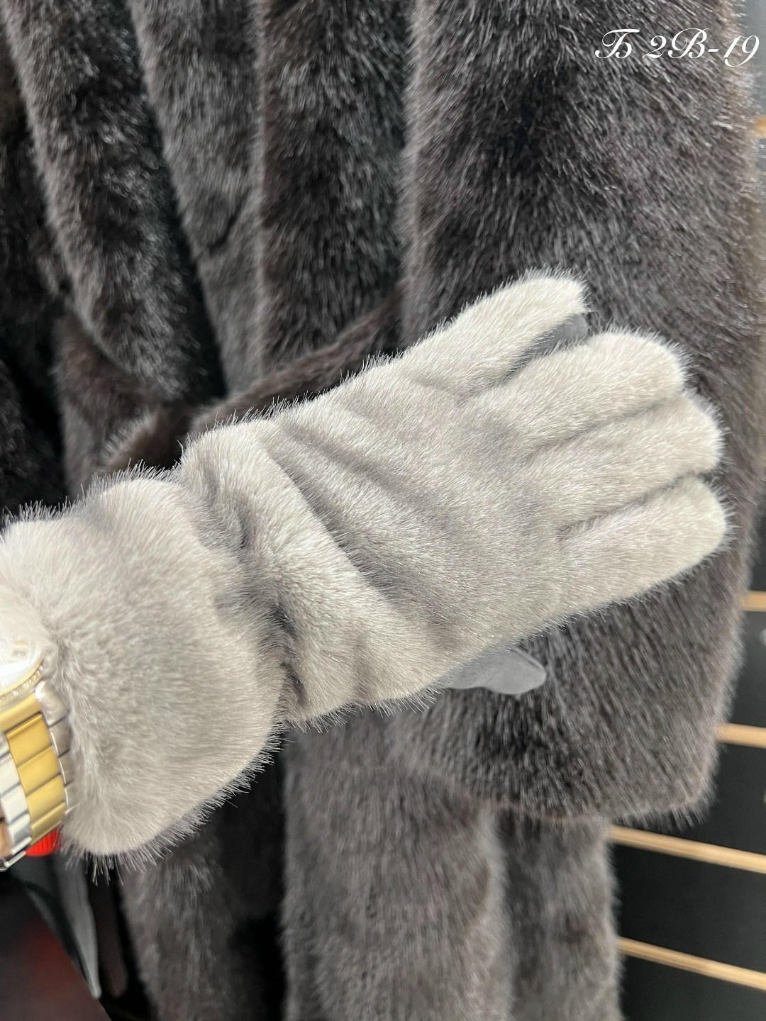 женские перчатки,перчатки с мехом,меховые перчатки,модные перчатки,теплые перчатки