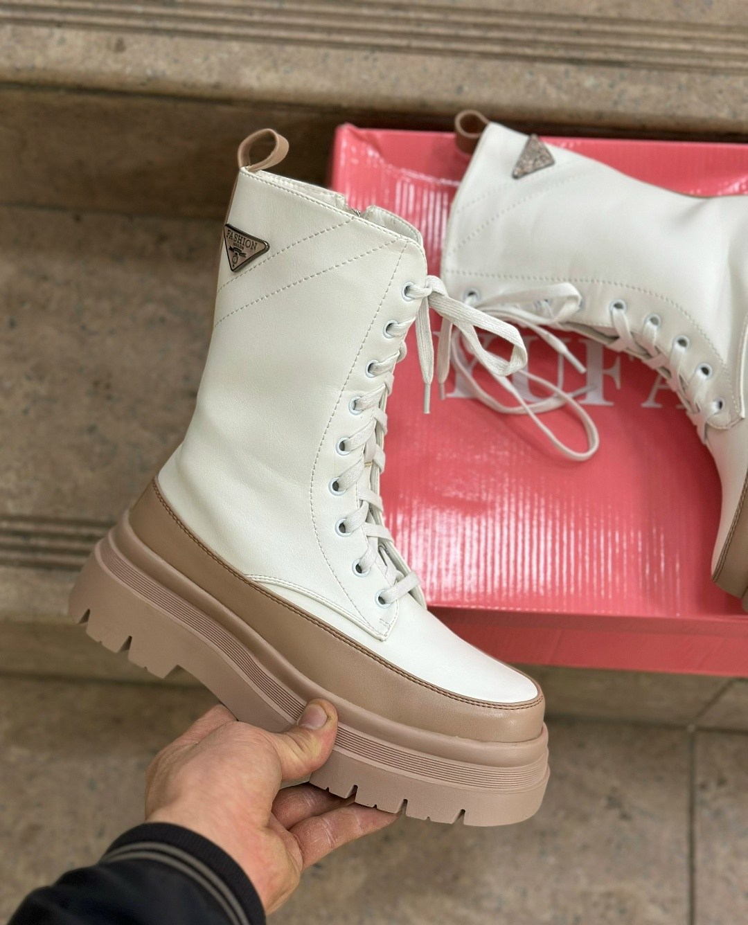 ,ботинки женские,белые ботинки,женская ,ботинки дио