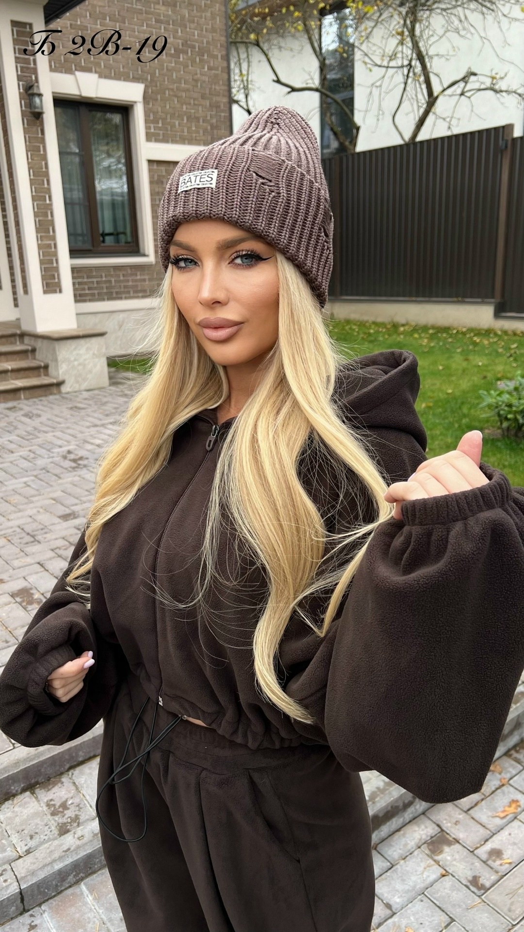 женская шапка,шапка,шапка вязаная,модная шапка,шапка для женщин