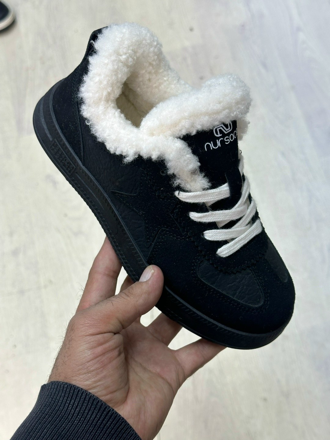 ,зимние кроссовки nike,женские зимние кроссовки на меху,кроссовки с мехом,женские зимние кроссовки