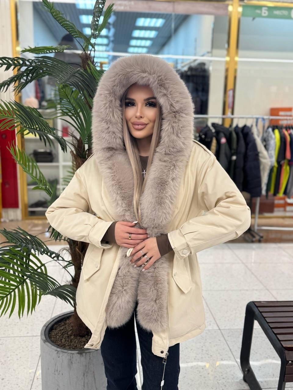 парка с натуральным мехом,парка женская с натуральным мехом,парка с мехом,парка женская с мехом,парка с меховым