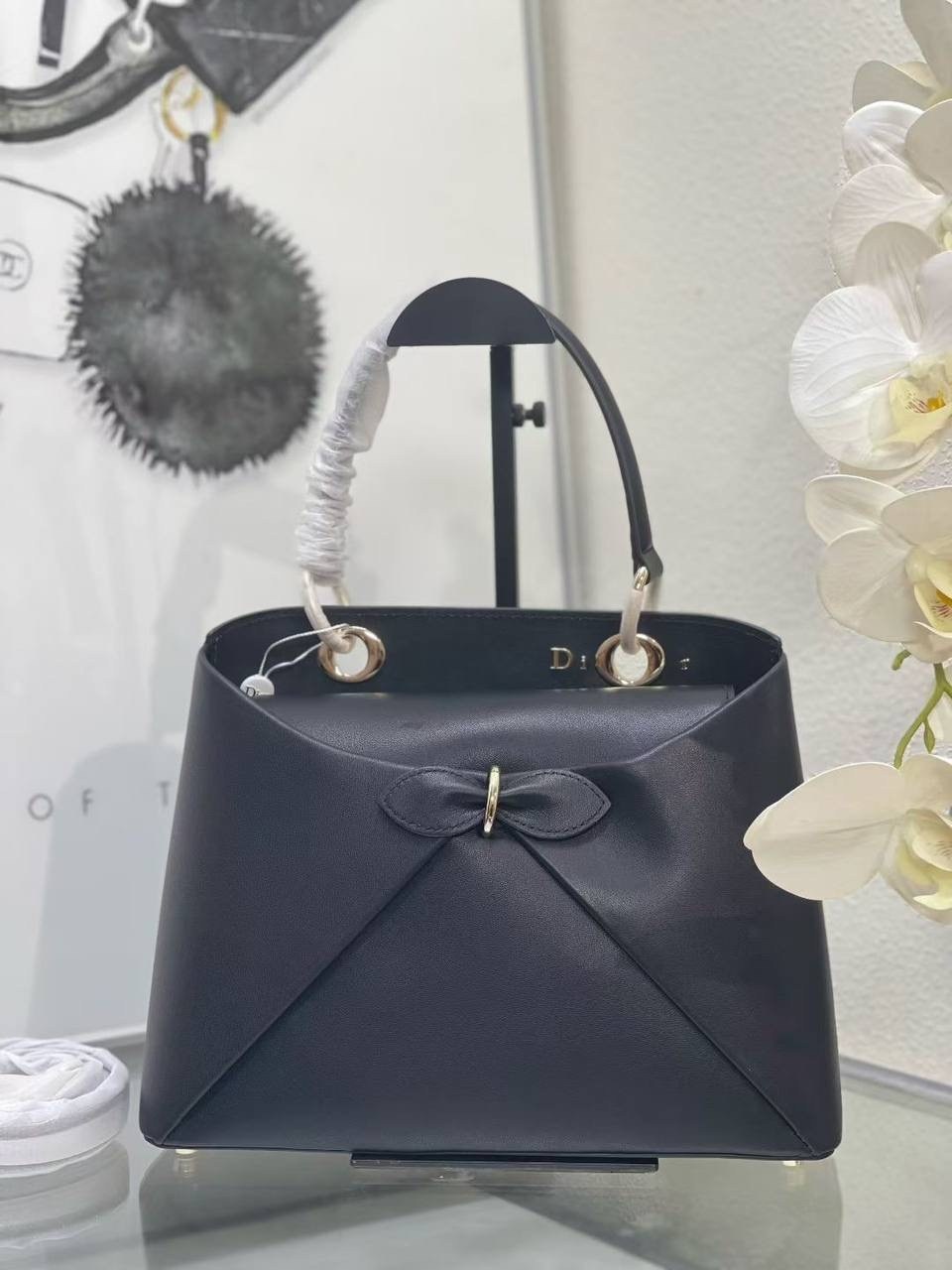 louis vuitton capucines,сумка,сумки для женщин,сумки женская,классическая сумка