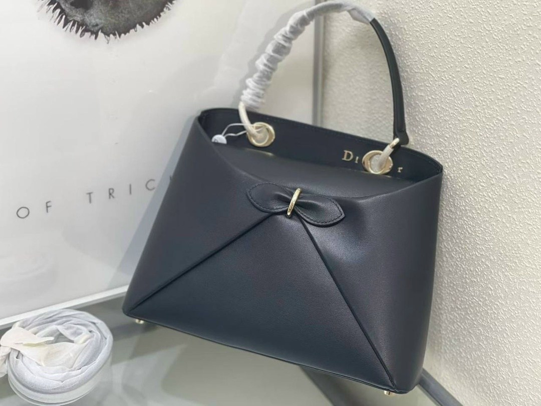 louis vuitton capucines,сумка,сумки для женщин,сумки женская,классическая сумка